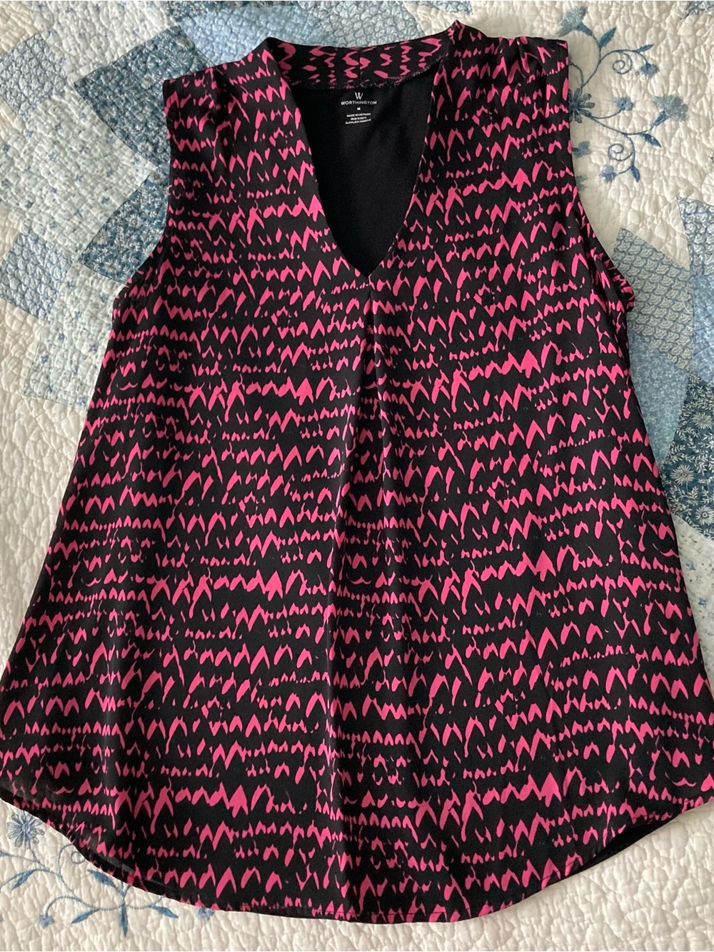Worthington Black and Hot Pink V-Neck Sleeveless Print Shirt